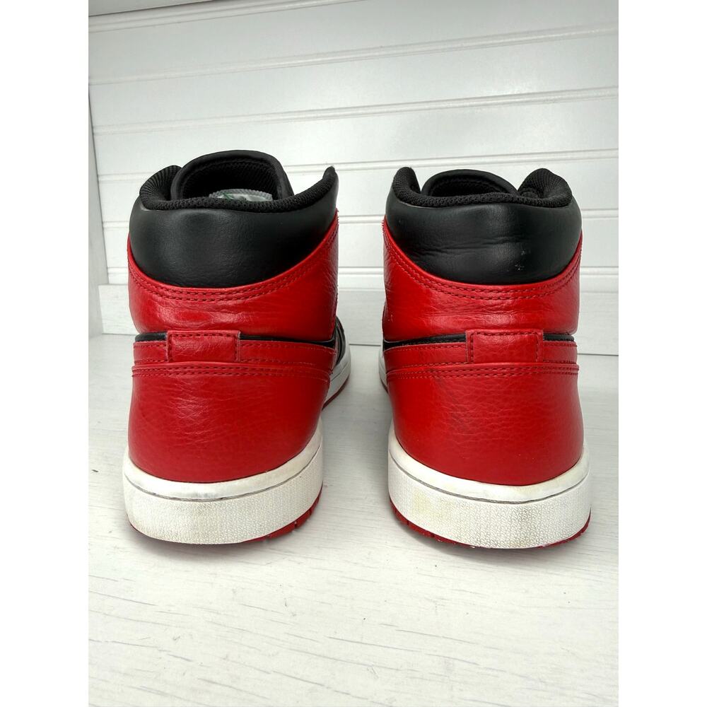 Nike Air Jordan 1 Mid Banned 2020 Bred Black Red 554724-074 Men’s Size 10.5 - Picture 4 of 6